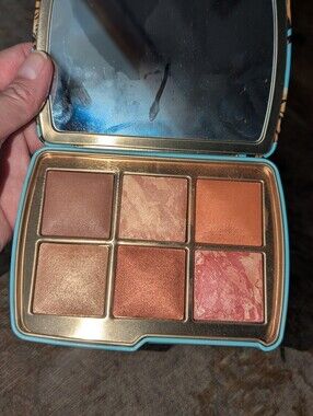 TIGER palette. Hourglass Ambient Lighting.